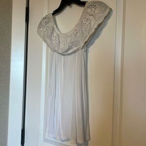 Off the shoulder lace ruffle top 5/$20